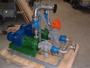 Dickow magnet drive pump for pumping isopentane